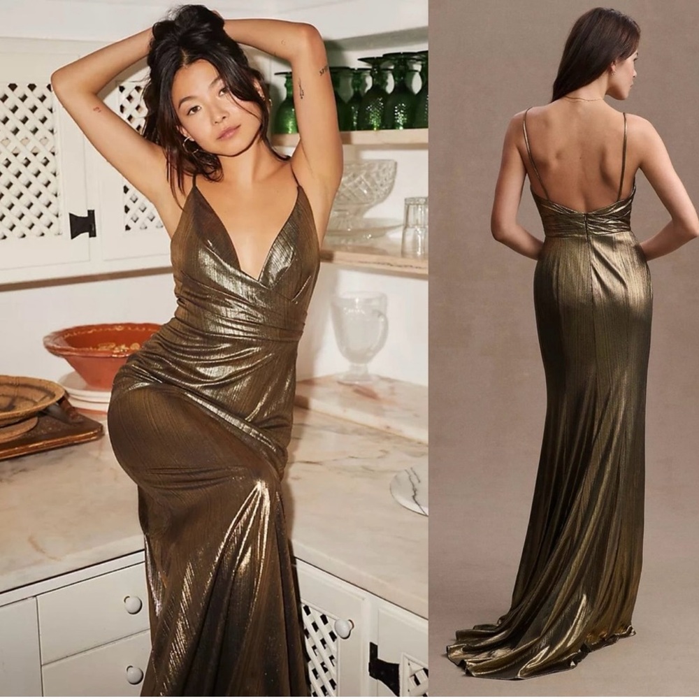 Gold Plunge Neck Sleeveless Cocktail Gown